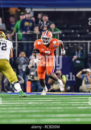 Arlington, TX, USA. 29 Dez, 2018. Clemson defensive Ende, Austin Bryant (7), in der Tätigkeit an den NCAA Football Baumwollschüssel zwischen der Clemson Tiger und die Notre Dame Fighting Irish AT&T Stadium in Arlington, TX. (Absolut komplette Fotograf & Company Credit: Joe Calomeni/MarinMedia.org/Cal Sport Media) Credit: Csm/Alamy leben Nachrichten Stockfoto
