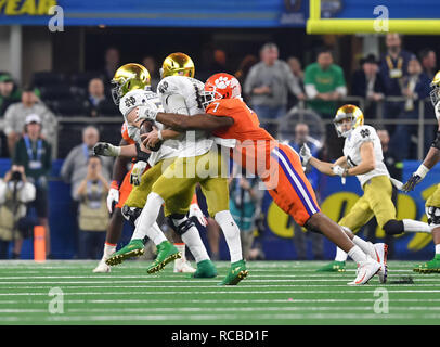 Arlington, TX, USA. 29 Dez, 2018. Clemson defensive Ende, Austin Bryant (7), in der Tätigkeit an den NCAA Football Baumwollschüssel zwischen der Clemson Tiger und die Notre Dame Fighting Irish AT&T Stadium in Arlington, TX. (Absolut komplette Fotograf & Company Credit: Joe Calomeni/MarinMedia.org/Cal Sport Media) Credit: Csm/Alamy leben Nachrichten Stockfoto
