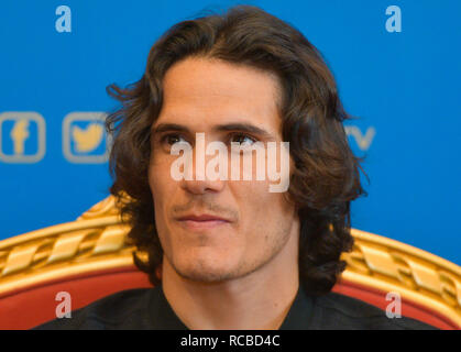 Athen. 14 Jan, 2019. Paris Saint-Germain des uruguayischen vorwärts Edinson Cavani reagiert auf einer Pressekonferenz während an einem (PSG) Winter Trainingslager an der Aspire Zone Stiftung in der katarischen Hauptstadt Doha am 14. Januar 2019. Credit: Nikku/Xinhua/Alamy leben Nachrichten Stockfoto