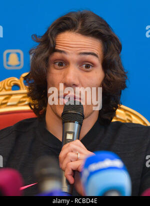 Athen. 14 Jan, 2019. Paris Saint-Germain des uruguayischen vorwärts Edinson Cavani spricht bei einer Pressekonferenz während an einem (PSG) Winter Trainingslager an der Aspire Zone Stiftung in der katarischen Hauptstadt Doha am 14. Januar 2019. Credit: Nikku/Xinhua/Alamy leben Nachrichten Stockfoto