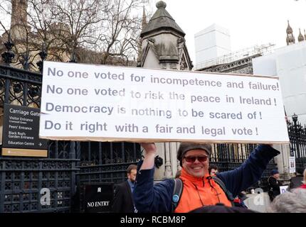 Westminster, London, Großbritannien. 15. Jan 2019. Protest vor dem Palast von Westminster (EU Rückzug Bill) Credit: Jonathan Jones/Alamy leben Nachrichten Stockfoto