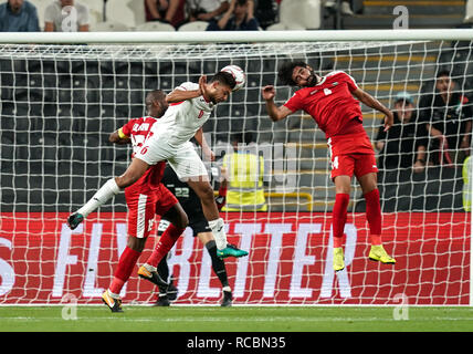 Januar 15, 2019: Saeed Murjan Jordanien Überschrift auf Ziel in Palästina v Jordanien an der Mohammed Bin Zayed Stadion in Abu Dhabi, Vereinigte Arabische Emirate, AFC Asian Cup, asiatische Fußball-Meisterschaft. Ulrik Pedersen/CSM. Stockfoto