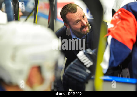 Pilsen, Tschechische Republik. 15 Jan, 2019. Head Coach Ladislav Cihak (Pilsen) im Rückspiel der Eishockey Champions League Play off Halbfinale HC Skoda Plzen vs Frolunda Indianer gesehen wird, am 15. Januar 2018, in Pilsen, Tschechische Republik. Credit: Miroslav Chaloupka/CTK Photo/Alamy leben Nachrichten Stockfoto