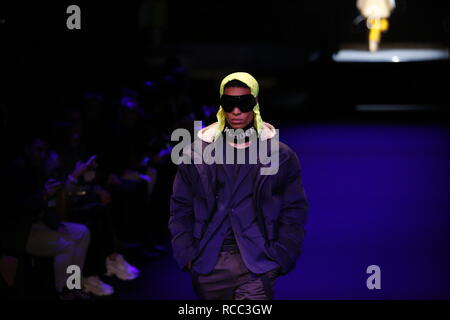 Berlin, Deutschland. 14 Jan, 2019. Modelle auf dem Laufsteg mit den Herbst/Winter 2019/20 Kollektion des Designers Bogner bei der Mercedes Benz Fashion Week im E-Werk in Berlin-Mitte. Quelle: Simone Kuhlmey/Pacific Press/Alamy leben Nachrichten Stockfoto