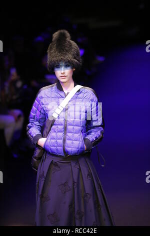 Berlin, Deutschland. 14 Jan, 2019. Modelle auf dem Laufsteg mit den Herbst/Winter 2019/20 Kollektion des Designers Bogner bei der Mercedes Benz Fashion Week im E-Werk in Berlin-Mitte. Quelle: Simone Kuhlmey/Pacific Press/Alamy leben Nachrichten Stockfoto
