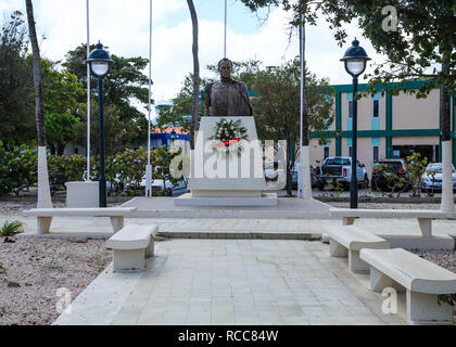 KRALENDIJK, Bonaire - Dezember 18, 2015: Südlich des Hurrikan Riemen und aufgrund der konstanten Wind, Temperaturen und wenig Regen, Bonaire ist Stockfoto