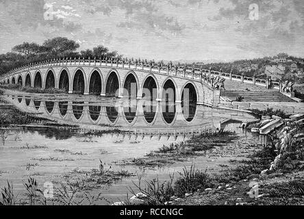 Marmor Brücke mit 17 Bögen, die zu der Insel im See von Onane-Cheon-Chane, China, historische Darstellung Stockfoto