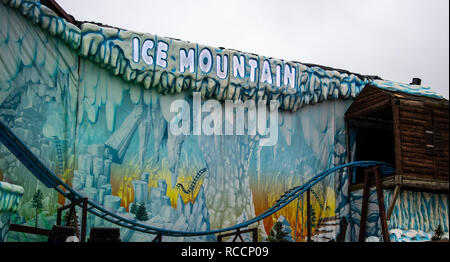 London, Großbritannien, 29. Dezember 2018: Das Eis berg Achterbahn, Teil der Winter Wonderland fair abseits der Park Lane. Stockfoto