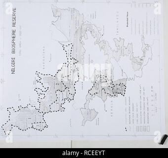 . Verzeichnis der vorgeschlagenen Nilgiri Biosphärenreservat: Entwurf. LU&gt;cc LU CO LU (T'^P LU O QC-ID LJJ l " ein. &Lt;Co q: O&lt; Ich - ich - 1 m 2 o 1 - 1 Cr 1 - 1 CD. Bitte beachten Sie, dass diese Bilder sind von der gescannten Seite Bilder, die digital für die Lesbarkeit verbessert haben mögen - Färbung und Aussehen dieser Abbildungen können nicht perfekt dem Original ähneln. extrahiert. Atkinson, R.I., Bashir, S., Wcmc. WCMC Stockfoto