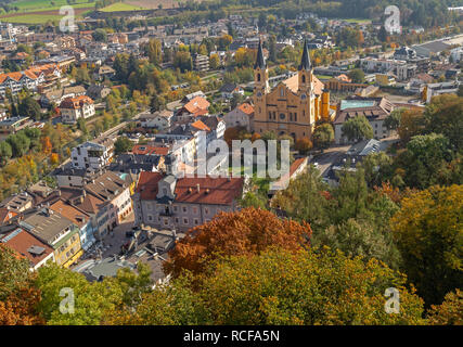 Blick auf die Pfarrkirche in Bruneck, Südtirol Stockfoto