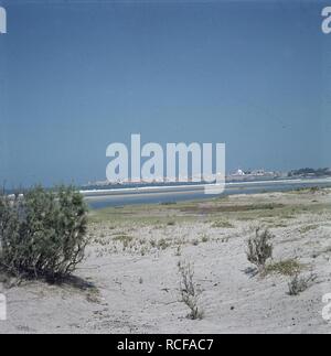 Akko Gezicht op de stad vanaf het Strand van de baai daar Bestanddeelnr schuin tegenover, 255-9221. Stockfoto