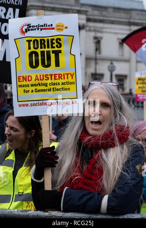 Großbritannien ist gebrochen Anti-Brexit März durch die Völker Versammlung organisiert durch London marschierten die Forderung nach einer allgemeinen Wahl. Protest gegen die britische Regierung und ein Ende der Rassismus und Sparmaßnahmen. Jan 12 2019 Stockfoto