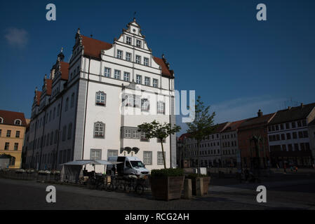 Wittenberg ist eine Stadt mit 50000 Einwohnern und eng mit Martin Luther verknüpft und die protestantische Reformation hier mit der Stadt Halle. Stockfoto