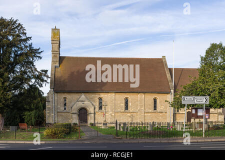 Die Pfarrkirche St. Johannes der Täufer in der Ortschaft Hartwell, Northamptonshire, Großbritannien; ein viktorianisches Gebäude aus dem Jahre 1851. Stockfoto