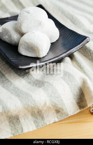 Traditionelle japanische Dessert rote Bohne mochi, klebrigen Reis Kuchen Stockfoto