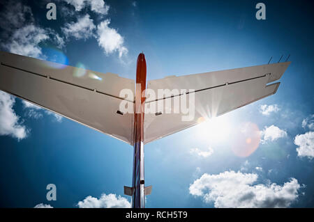 Eine Nahaufnahme hinten auf das Heck eines luxuriösen Jet zweimotorigen Flugzeugen. Stockfoto