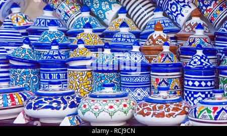 Traditionelle Keramik Tonwaren auf Marokko Basar, Marakesh Stockfoto