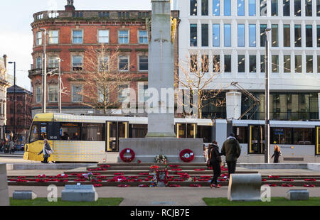 Das Ehrenmal im Herzen von St. Peter's Square, Manchester. Stockfoto