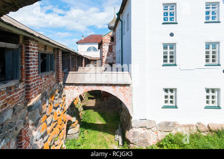 Solowki, der Republik Karelien, Russland - 27. JUNI 2018: In der Spaso-Preobrazhensky Solovetsky Kloster. Russland, Region Archangelsk, Bezirk Primorski Stockfoto