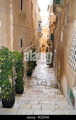 Eine Gasse in Valetta, Altstadt Stockfoto