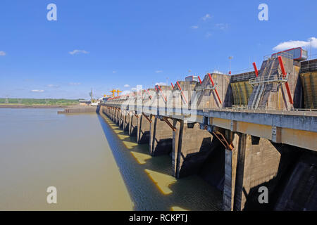 Salto, Uruguay, 06 Januar, 2018: Hydro Electric Stromkraftwerk, Rio Uruguay Embalse Salto Grande, Salto, Uruguay Argentinien Stockfoto