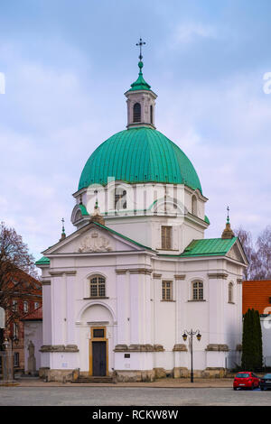 Warszawa, Masowien/Polen - 2018/12/15: Kloster der Benediktinerinnen von der Ewigen Anbetung am neuen Marktplatz in der historischen Altstadt qua Stockfoto