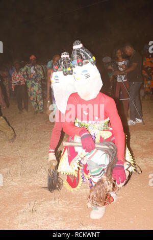 Gélédé Festival in Ketou, einem maskierten Festival mit Tänzen von der Yoruba. Stockfoto