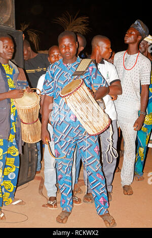 Gélédé Festival in Ketou, einem maskierten Festival mit Tänzen von der Yoruba. Stockfoto