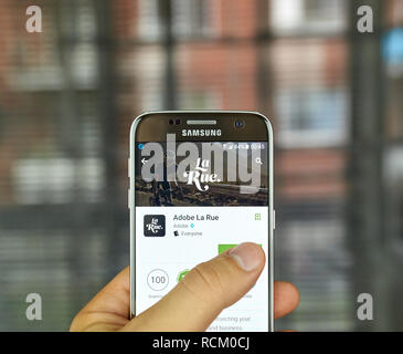 MONTREAL, KANADA - Juli 15: Adobe La Rue Anwendung auf Samsung S7-Bildschirm. Adobe La Rue ist die App für schneidende Leidenschaft von Radfahren und Business. Stockfoto
