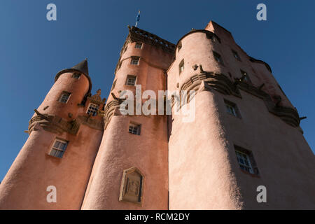 Craigievar Castle (rosa harled Fassade). Exzellentes Beispiel der ursprünglichen schottischen fürstlichen Architektur, es war im Jahre 1626 durch die Aberdonia abgeschlossen Stockfoto