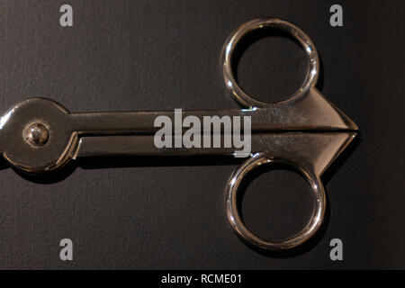 Mittelalterliche medizinische Werkzeuge, Detail von Vintage Chirurg Tools auf einem Tisch Stockfoto