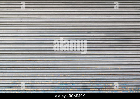 Farbe grau Metall Rolltor Textur und Hintergrund. Stockfoto