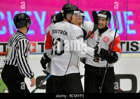 Pilsen, Tschechische Republik. 15 Jan, 2019. Frolunda Inder Spieler jubeln über ein Tor im Rückspiel Eishockey Champions League Play off Halbfinale HC Skoda Plzen vs Frolunda Indianer, und am 15. Januar 2018, in Pilsen, Tschechische Republik. Credit: Miroslav Chaloupka/CTK Photo/Alamy leben Nachrichten Stockfoto