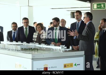 Murcia, Spanien. 15. Januar, 2019. Spanischen König Felipe VI mit dem Präsidenten der Region Murcia, Fernando Lopez Miras während der Einweihung des Internationalen Flughafen Murcia in Murcia am Dienstag, den 15. Januar 2019 Credit: CORDON PRESSE/Alamy leben Nachrichten Stockfoto