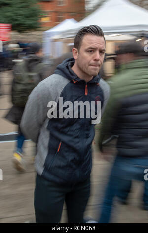 London, Vereinigtes Königreich. 15. Januar 2019. Weit rechts Abbildung Danny Tommo (real Name Daniel Thomas) dargestellt von College Green in Westminster kurz vor verhaftet wurde. Credit: Peter Manning/Alamy leben Nachrichten Stockfoto