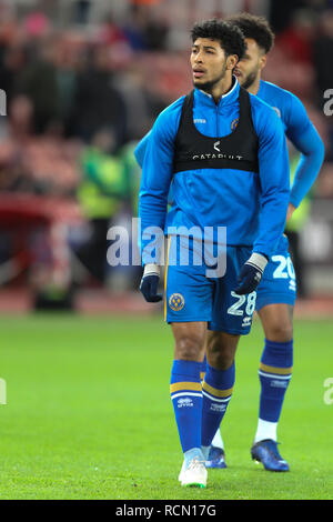 Stoke, UK. 15 Jan, 2019. Shrewsbury Town Mittelfeldspieler Josh Laurent (28) Während der Dritten Runde des FA Cup Replay Übereinstimmung zwischen Stoke City und Shrewsbury Town an der Bet365 Stadium, Stoke-on-Trent, England am 15. Januar 2019. Foto von Jurek Biegus. Nur die redaktionelle Nutzung, eine Lizenz für die gewerbliche Nutzung erforderlich. Keine Verwendung in Wetten, Spiele oder einer einzelnen Verein/Liga/player Publikationen. Credit: UK Sport Pics Ltd/Alamy leben Nachrichten Stockfoto