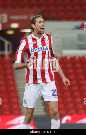 Stoke, UK. 15 Jan, 2019. Stoke City, Peter Crouch (25) Rechtsstreitigkeiten Die abseitsregel Entscheidung, sein Ziel während der Dritten Runde des FA Cup Replay Übereinstimmung zwischen Stoke City und Shrewsbury Town an der Bet365 Stadion unzulässig, Stoke-on-Trent, England am 15. Januar 2019. Foto von Jurek Biegus. Nur die redaktionelle Nutzung, eine Lizenz für die gewerbliche Nutzung erforderlich. Keine Verwendung in Wetten, Spiele oder einer einzelnen Verein/Liga/player Publikationen. Credit: UK Sport Pics Ltd/Alamy leben Nachrichten Stockfoto