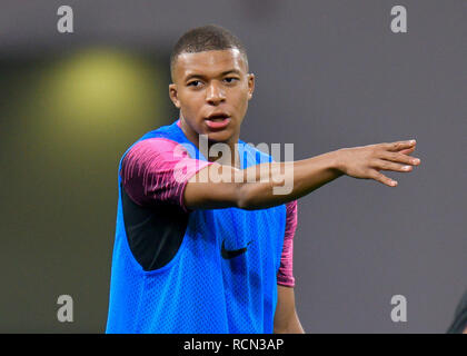 Doha, Katar. 15 Jan, 2019. Paris Saint-Germain des Kylian Mbappe nimmt Teil an den Winter Trainingslager an der Khalifa International Stadium in der Entwicklungsagenda von Doha, Katar, Jan. 15, 2019. Credit: Nikku/Xinhua/Alamy leben Nachrichten Stockfoto