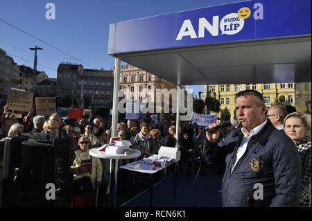 Brünn, Tschechien. 30 Sep, 2018. Logo der Bewegung ANO 2011. Quelle: Igor Zehl/CTK Photo/Alamy leben Nachrichten Stockfoto