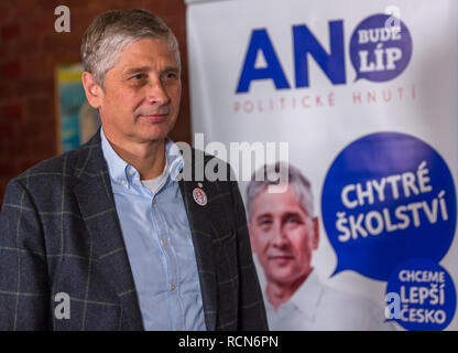 Ostrava, Tschechische Republik. 08 Okt, 2016. Logo der Bewegung ANO 2011. Credit: Petr Sznapka/CTK Photo/Alamy leben Nachrichten Stockfoto