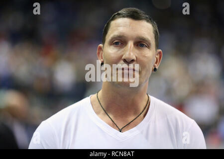 Berlin, Deutschland. 15. Januar, 2019. pensionierter professioneller deutscher Handballspieler Stefan Kretzschmar (L) ist vor Beginn des Spiels gegen Frankreich Credit interviewt: Mickael Chavet/Alamy leben Nachrichten Stockfoto