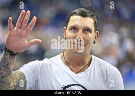 Berlin, Deutschland. 15. Januar, 2019. pensionierter professioneller deutscher Handballspieler Stefan Kretzschmar (L) ist vor Beginn des Spiels gegen Frankreich Credit interviewt: Mickael Chavet/Alamy leben Nachrichten Stockfoto