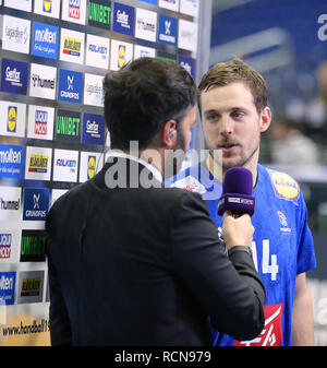 Berlin, Deutschland. 15. Januar, 2019. Kentin Mahe von französischen TV Bein Sport befragt nach dem Ende des Spiels Credit: Mickael Chavet/Alamy leben Nachrichten Stockfoto