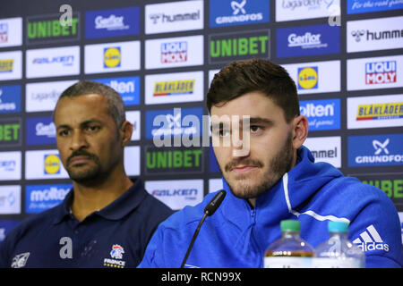 Berlin, Deutschland. 15. Januar, 2019. Spieler Ludovic Fabregas und Trainer Didier Dinart für Frankreich an der Pressekonferenz nach dem Spiel Quelle: Mickael Chavet/Alamy leben Nachrichten Stockfoto