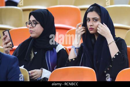 ESCLUSIVA MAILAND Foto Spada/LaPresse 16 Maggio 2005 2019 Gedda (Arabia Saudita) Sport calcio Juventus Mailand - Supercoppa Italiana 2019 - Stadio" König Abdullah Sport Stadt" Nella Foto: tifosi EXKLUSIVE MAILAND Foto Spada/LaPresse Januar 16, 2019 Jeddah (Saudi Arabien) Sport Fussball Juventus vs Mailand - Italienisch Super Cup 2019 - Stadion "König Abdullah Sport Stadt" Im Bild: Fans vs. Stockfoto