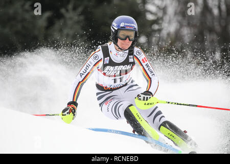 Zagreb, Kroatien - 5. Januar 2019: Duerr Lena aus Deutschland konkurriert während des Audi FIS Alpine Ski World Cup Frauen Slalom, Snow Queen Trophy 2019 i Stockfoto