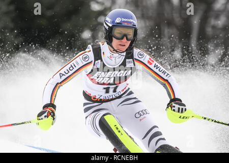 Zagreb, Kroatien - 5. Januar 2019: Duerr Lena aus Deutschland konkurriert während des Audi FIS Alpine Ski World Cup Frauen Slalom, Snow Queen Trophy 2019 i Stockfoto