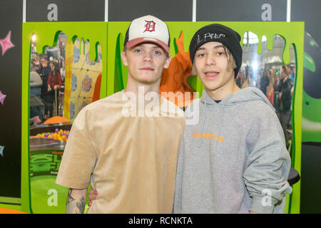 DORTMUND, Deutschland - 1. Dezember 2018: Bars & Melodie an deutschen Comic Con Dortmund, einem zweitägigen Fan Convention Stockfoto