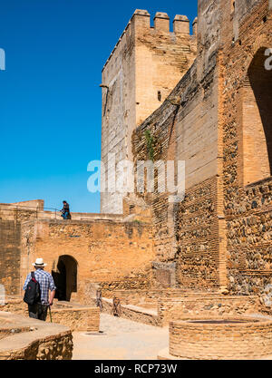 Arme Turm und Arme Square, Alcazaba, Alhambra, Granada, Andalusien, Spanien Stockfoto