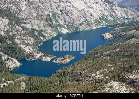 Luftaufnahme zeigt eine vollständige South Lake Wasserbehälter in Kalifornien Stockfoto